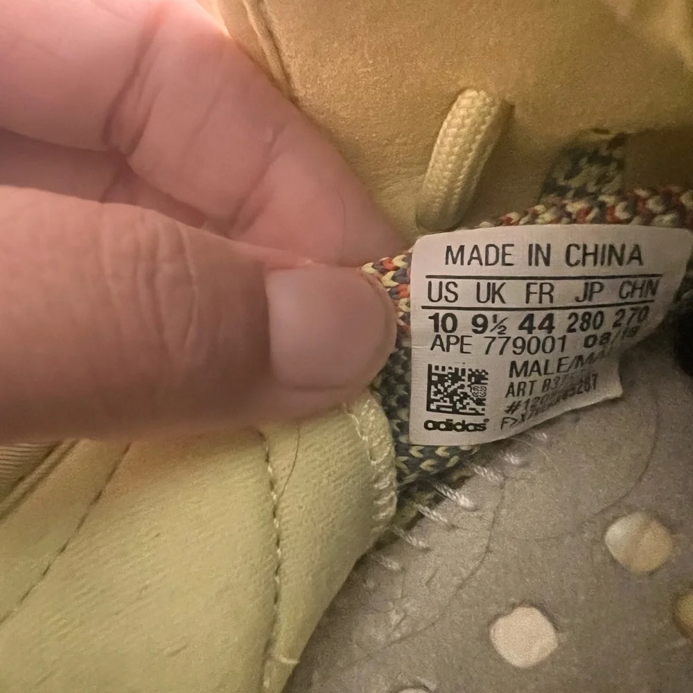 Adidas Yeezy boots - Picture 6 of 6